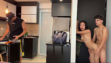 Minha vizinha é muito tarada e me procura pra eu comer ela dura na frente do marido cornudo dela.